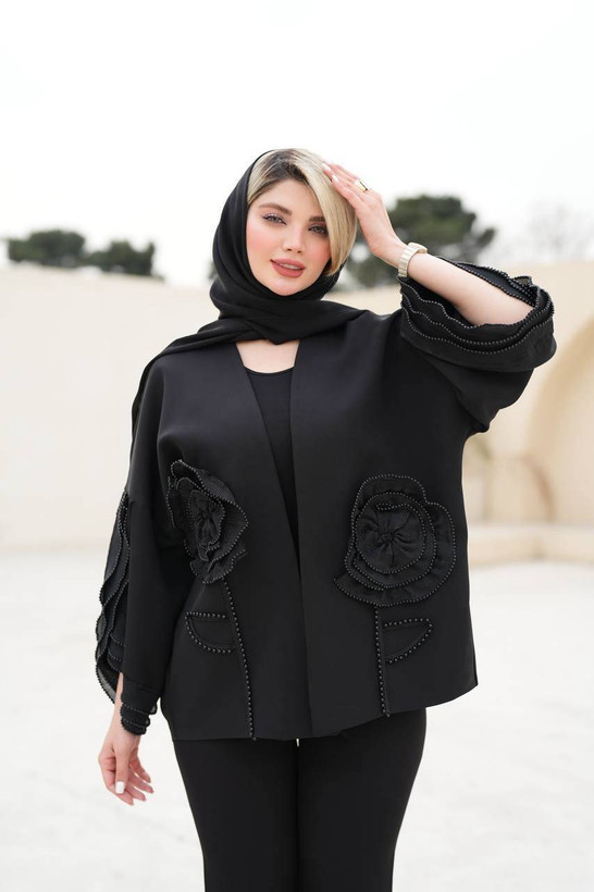 مانتو زنانه مزونی مدل کیمیا با پارچه مازراتی و خرجکار پلیسه