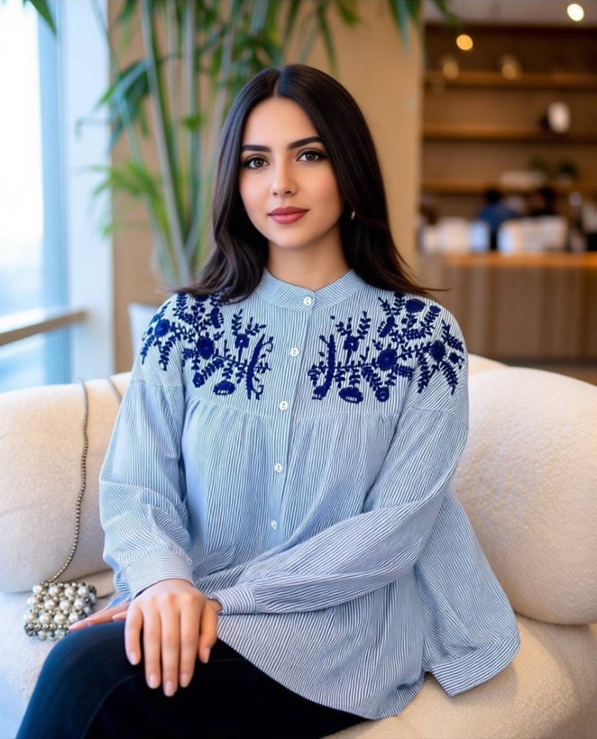 تنخور شومیز زنانه مدل رازک با گلدوزی روی سینه و پارچه تترون خنک
